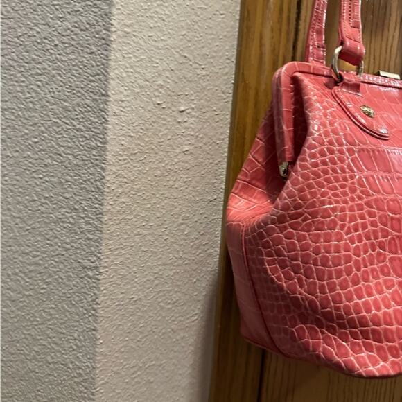 Liz Claiborne Pink Embossed Shoulder Bag - Picture 3 of 10